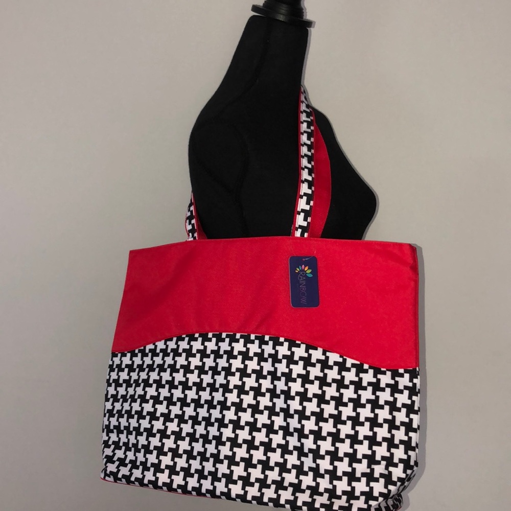 💕SOLD💕 NWT Red, Black and White Tote with Zipper